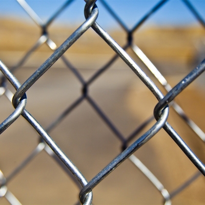 El PVC cubrió la alambrada que cercaba en venta la cerca galvanizada de alta calidad del fútbol del diamante utilizó la cerca de la alambrada de la venta de la fábrica