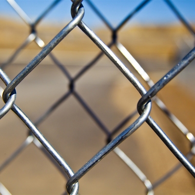 CHAIN LINK FENCE FOR ROAD FENCE, HDG chain link mesh, diamond wire mesh, rhombic wire mesh, cyclone fence